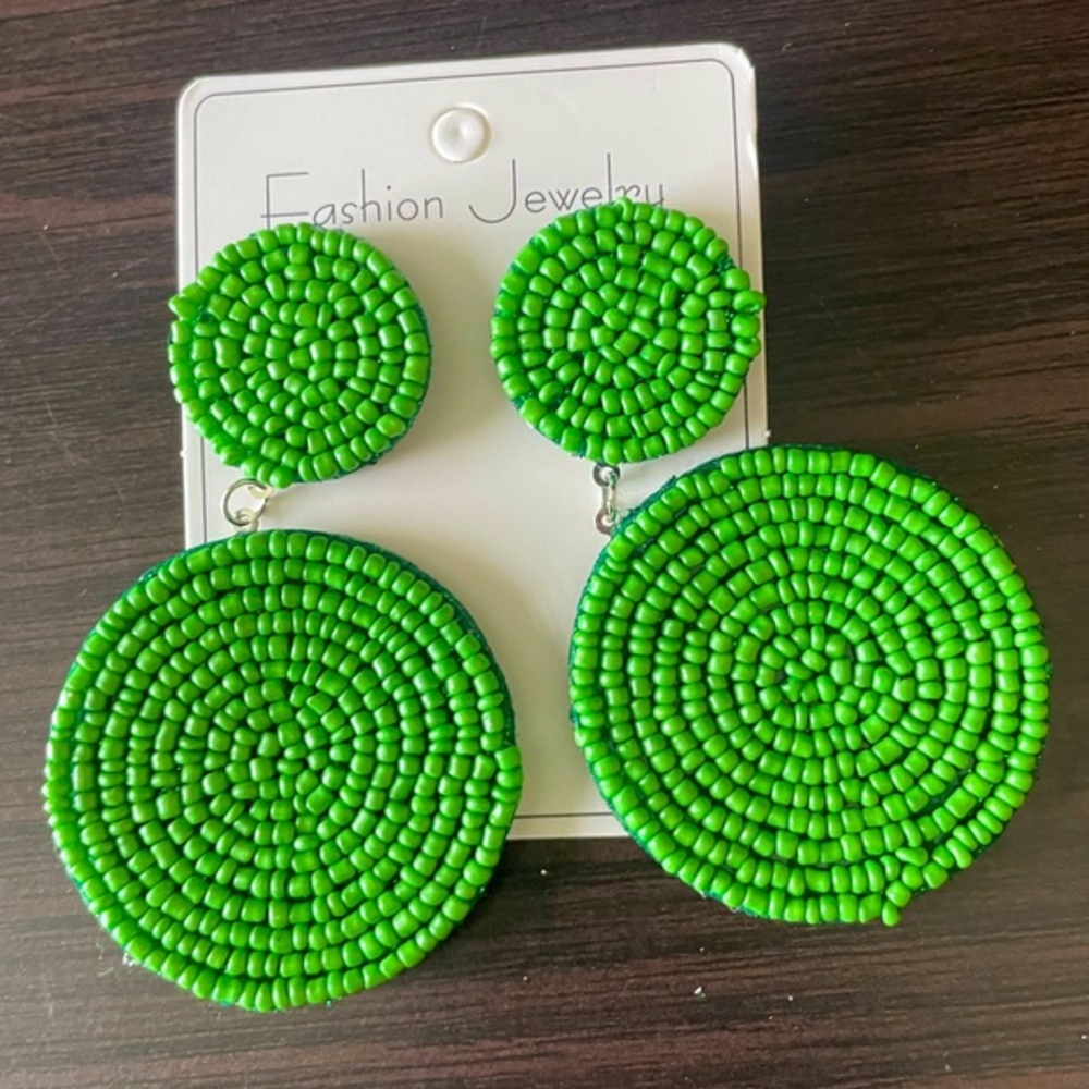 🆕 Vibrant Green Beaded Earrings